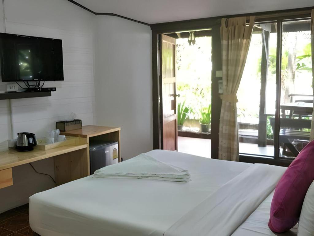 Tonsak Resort Koh Samet Exterior photo